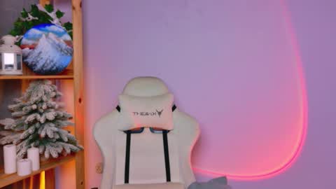 Snapshot of celine_dionn chatting on February 1, 4:00 am Celine online show from February 1, 4:00 am