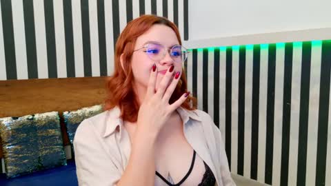 Snapshot of celineblossom_ chatting on October 3, 7:11 pm Celine online show from October 3, 7:11 pm