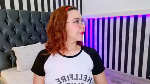 Snapshot of celineblossom_ chatting on October 29, 10:06 am Celine online show from October 29, 10:06 am