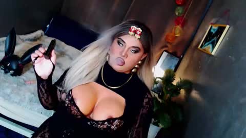 cellinekittcumerr online show from November 28, 3:58 pm