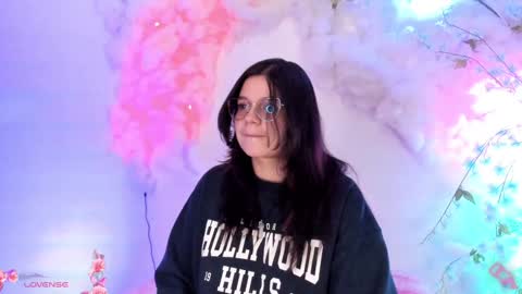 Hello guys my name is Sofi and Lizzie and  Vanessa online show from February 1, 1:12 am