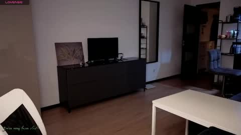 Snapshot of centurion_1 chatting on April 4, 12:46 pm Bruce online show from April 4, 12:46 pm