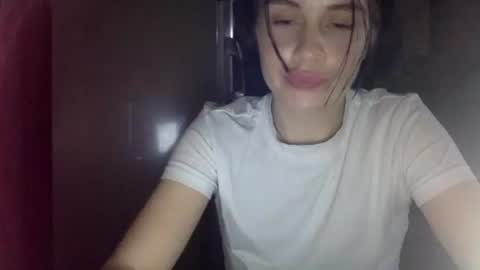 Snapshot of cerisedood82 chatting on May 6, 9:31 pm Eva online show from May 6, 9:31 pm