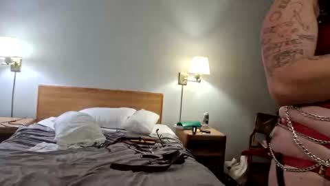 Snapshot of certifiedhousepet chatting on April 4, 4:55 am certifiedhousepet online show from April 4, 4:55 am