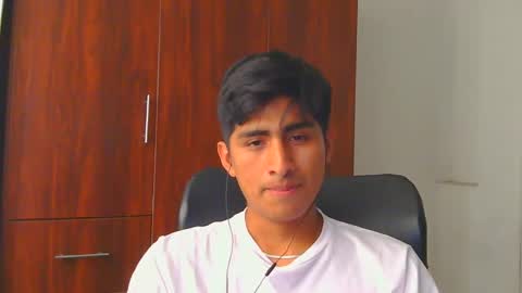 Snapshot of cesarex148 chatting on December 26, 9:37 pm Cesar online show from December 26, 9:37 pm