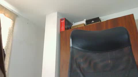 Snapshot of cesarex148 chatting on February 26, 11:04 pm Cesar online show from February 26, 11:04 pm