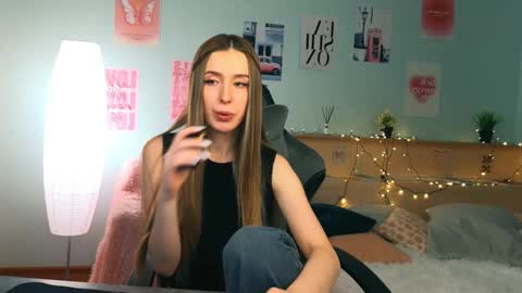 my name is Eva online show from January 17, 8:01 pm