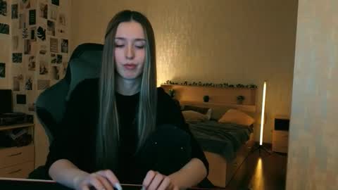 my name is Eva online show from February 7, 7:28 pm