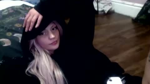 chaia online show from May 3, 12:16 am