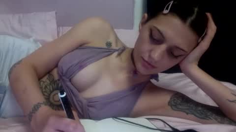 Snapshot of chaicutie chatting on June 10, 7:51 am chaia online show from June 10, 7:51 am