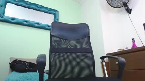 Snapshot of chalonvera chatting on March 9, 7:40 pm Chalon online show from March 9, 7:40 pm