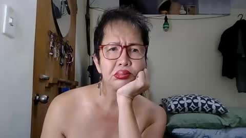 Snapshot of champaka123 chatting on October 2, 3:35 am champaka online show from October 2, 3:35 am