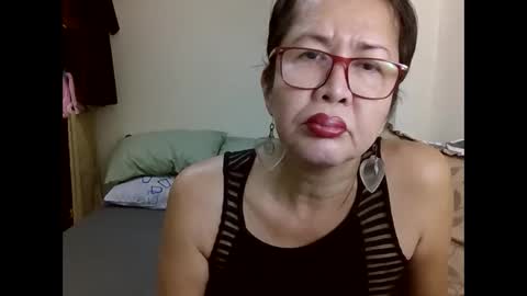 Snapshot of champaka123 chatting on October 9, 7:50 am champaka online show from October 9, 7:50 am