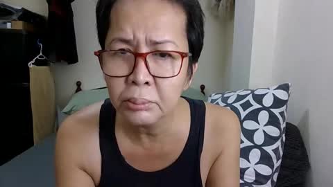 Snapshot of champaka123 chatting on October 13, 10:04 am champaka online show from October 13, 10:04 am