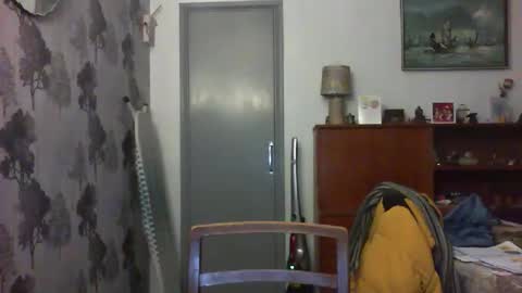 Champers online show from December 8, 3:35 pm