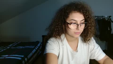 Stephanieblisss online show from December 28, 1:59 pm