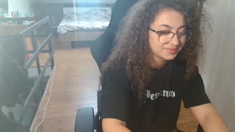 Stephanieblisss online show from November 21, 10:36 am