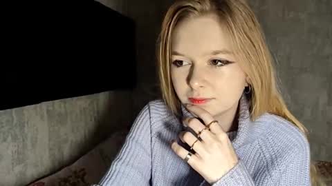 Lia online show from December 19, 7:26 am