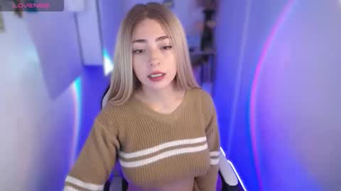 channel_blonde_a online show from October 2, 5:09 pm