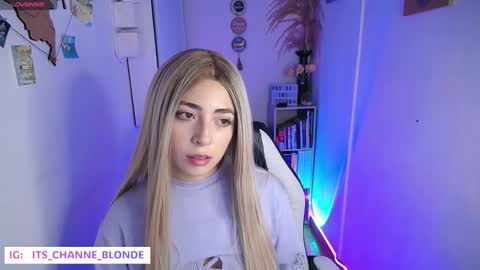 channel_blonde_a online show from October 21, 9:37 pm