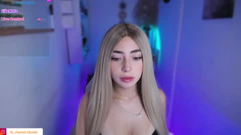 channel_blonde_a online show from June 4, 5:52 pm