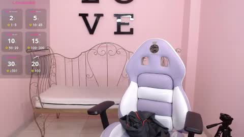 Snapshot of channtal_x chatting on April 1, 3:29 am PVT 6TK 10PM - 6AM online show from April 1, 3:29 am