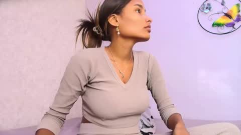 Raquel  online show from February 12, 12:00 pm