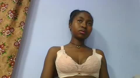 chantale483461 online show from March 4, 6:19 am