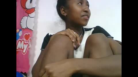 chantale483461 online show from April 23, 6:10 pm