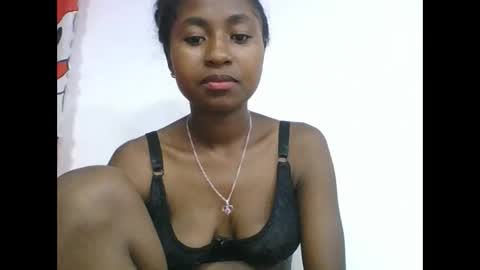 chantale483461 online show from May 1, 5:39 pm