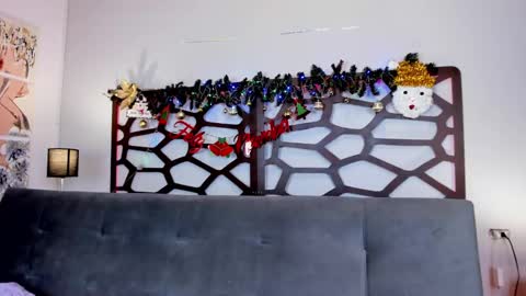 Snapshot of chantall_smith chatting on December 13, 2:16 pm online show from December 13, 2:16 pm