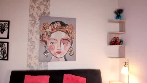 Snapshot of chantall_smith chatting on February 27, 1:49 pm online show from February 27, 1:49 pm