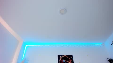 Snapshot of chantall_smith chatting on September 26, 3:05 pm online show from September 26, 3:05 pm