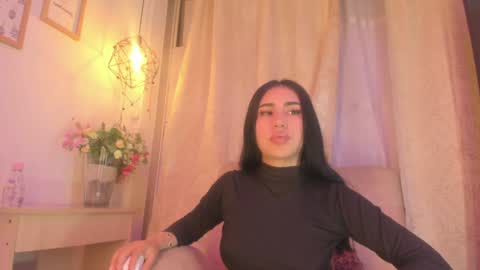 Snapshot of chantall_valkoba chatting on December 16, 4:45 am Chantall online show from December 16, 4:45 am