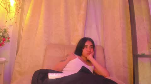 Snapshot of chantall_valkoba chatting on December 20, 7:55 am Chantall online show from December 20, 7:55 am