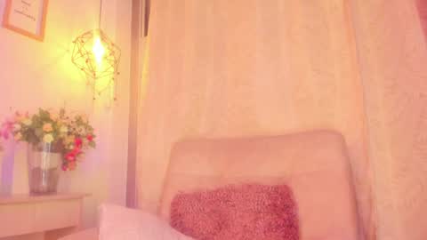 Snapshot of chantall_valkoba chatting on December 23, 6:11 am Chantall online show from December 23, 6:11 am