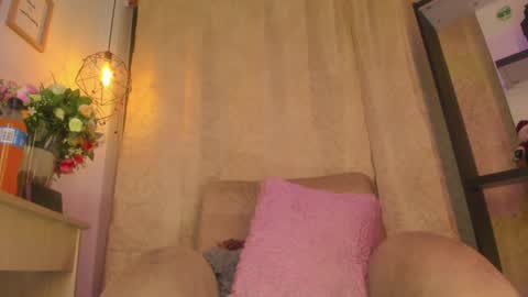 Snapshot of chantall_valkoba chatting on December 30, 4:42 am Chantall online show from December 30, 4:42 am