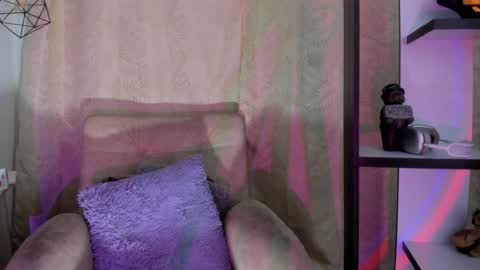 Snapshot of chantall_valkoba chatting on February 8, 4:36 am Chantall online show from February 8, 4:36 am