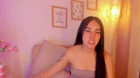 Snapshot of chantall_valkoba chatting on February 16, 7:26 am Chantall online show from February 16, 7:26 am