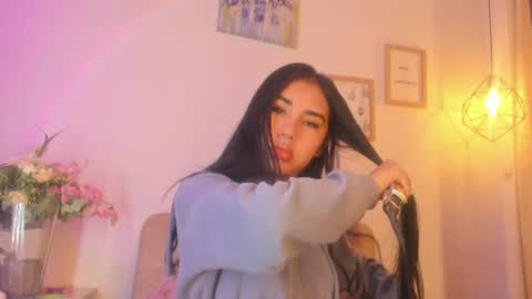 Snapshot of chantall_valkoba chatting on February 18, 4:48 am Chantall online show from February 18, 4:48 am