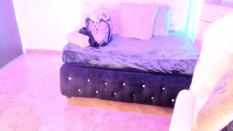 Chantall online show from November 20, 3:07 am