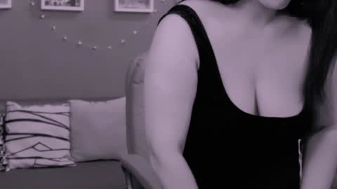 The Queen online show from December 29, 10:57 pm