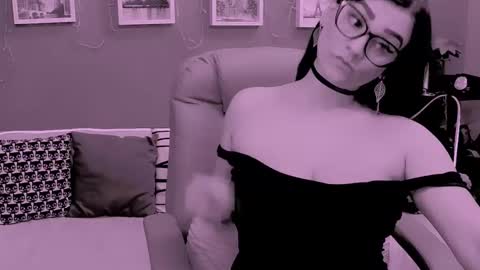 The Queen online show from March 7, 3:31 pm