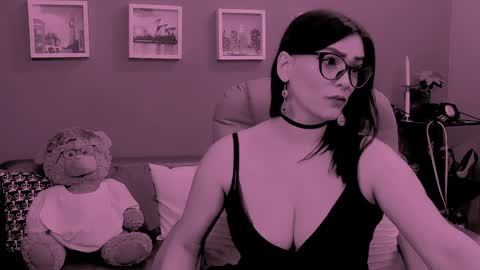 The Queen online show from March 30, 11:17 pm