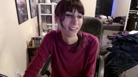 Snapshot of chaos_kat chatting on December 18, 7:14 am Chaos Kat online show from December 18, 7:14 am