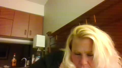 Snapshot of chaosangel33 chatting on December 8, 2:09 pm Ms. Behaving online show from December 8, 2:09 pm