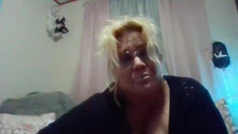 Snapshot of chaosangel33 chatting on December 31, 7:42 am Ms. Behaving online show from December 31, 7:42 am