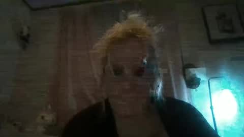 Snapshot of chaosangel33 chatting on February 3, 10:58 am Ms. Behaving online show from February 3, 10:58 am