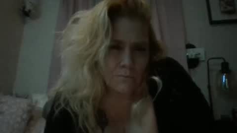 Snapshot of chaosangel33 chatting on February 9, 1:35 pm Ms. Behaving online show from February 9, 1:35 pm