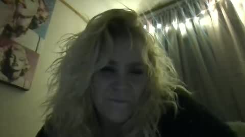 Snapshot of chaosangel33 chatting on February 12, 12:55 pm Ms. Behaving online show from February 12, 12:55 pm